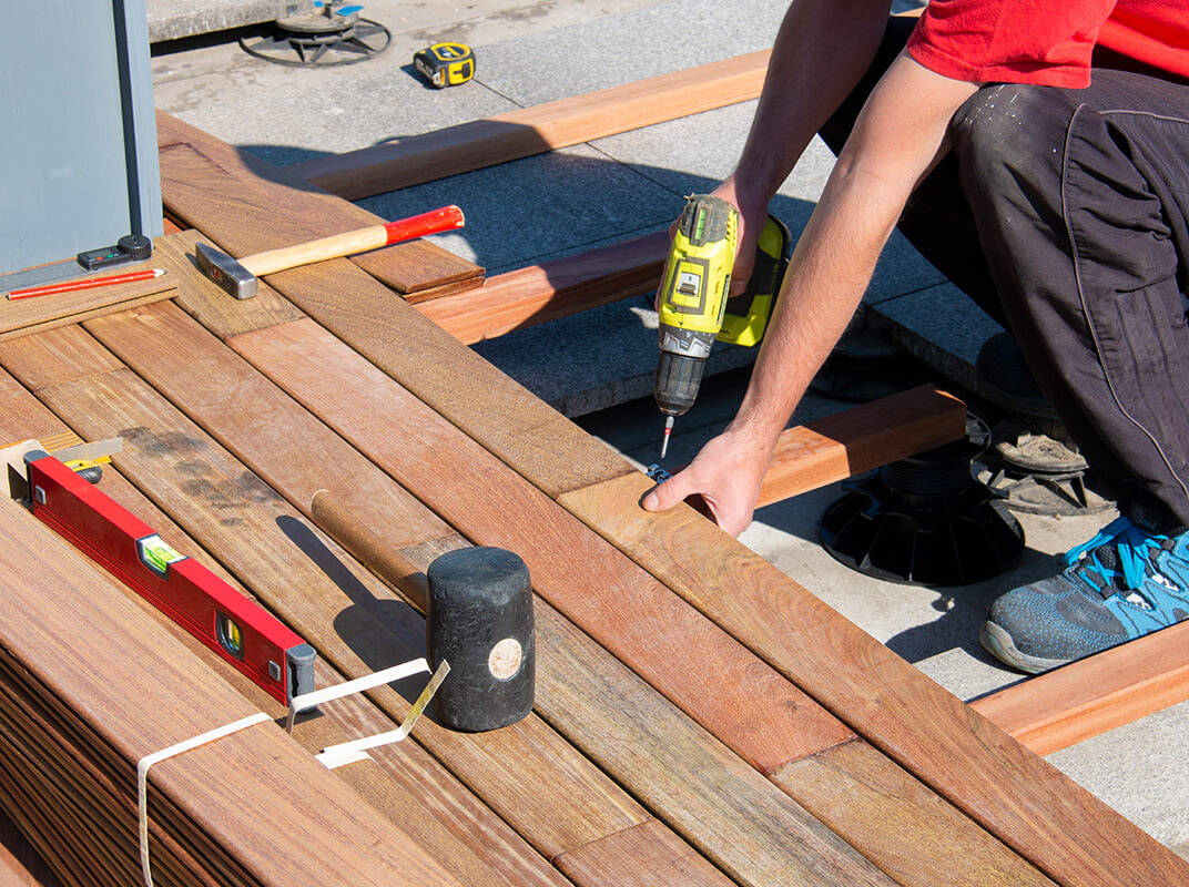 Is DIY or Hiring a Contractor the Better Option When Building a New Deck?